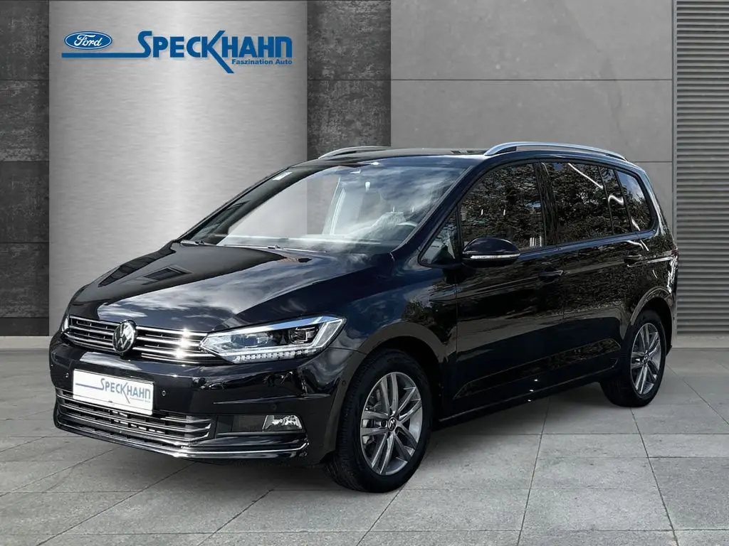 Photo 1 : Volkswagen Touran 2024 Essence