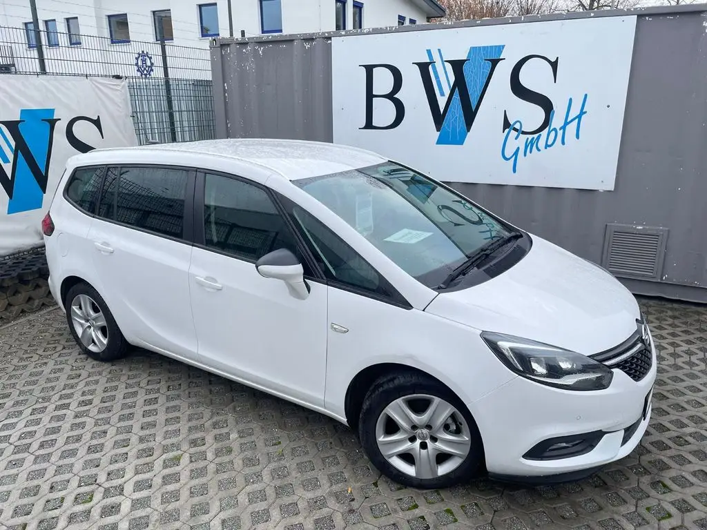 Photo 1 : Opel Zafira 2018 Diesel