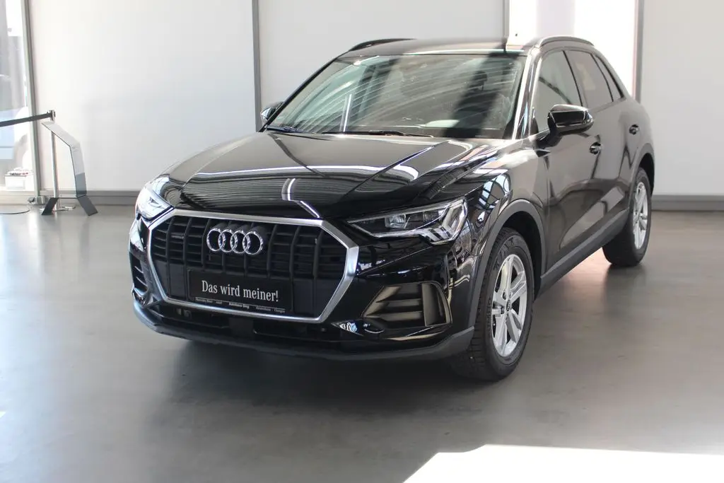 Photo 1 : Audi Q3 2021 Petrol