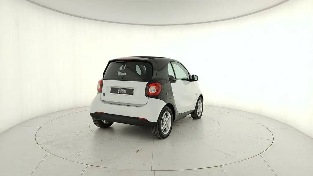 Photo 1 : Smart Fortwo 2021 Non renseigné