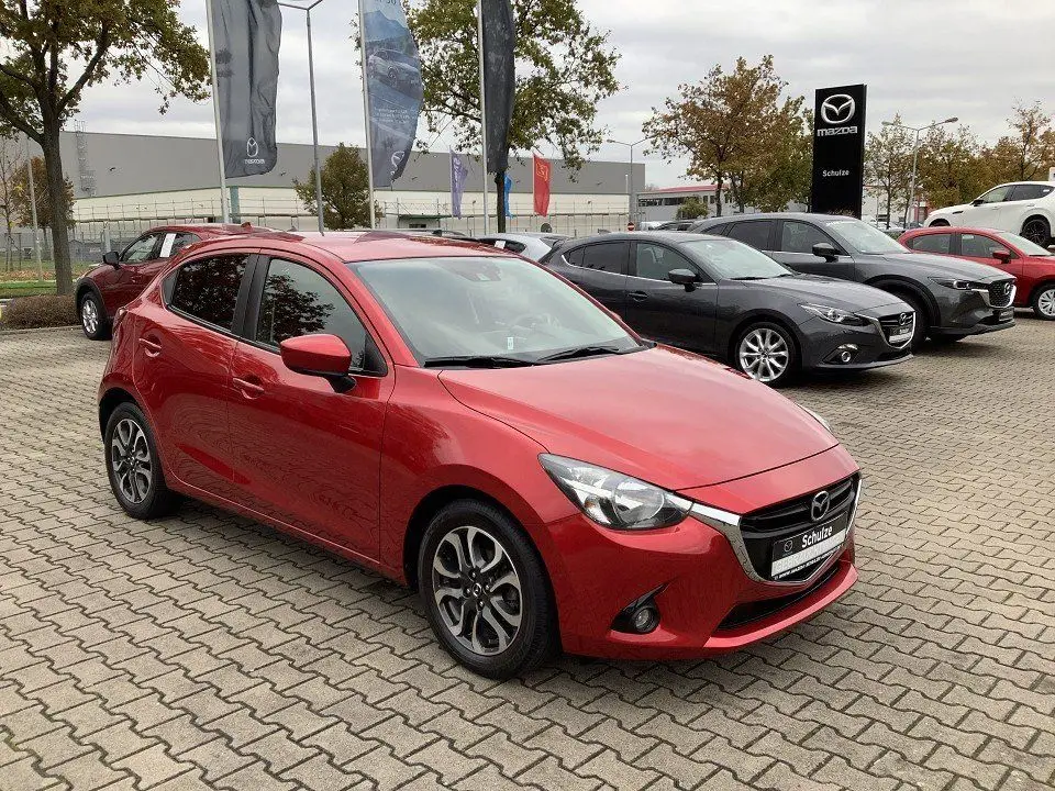 Photo 1 : Mazda 2 2016 Petrol