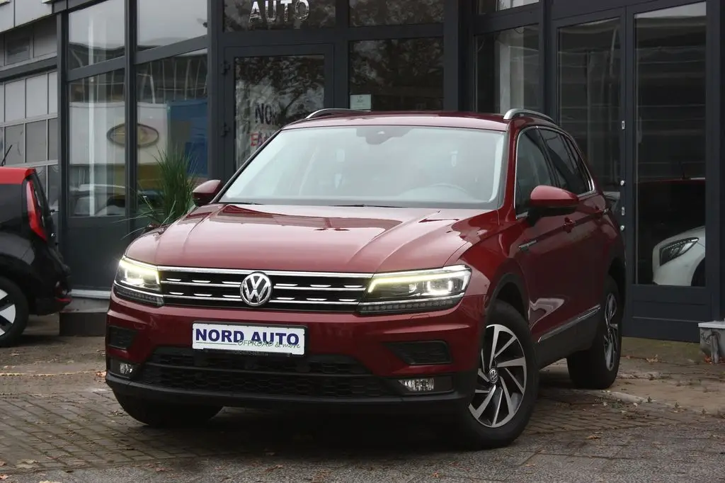 Photo 1 : Volkswagen Tiguan 2017 Petrol