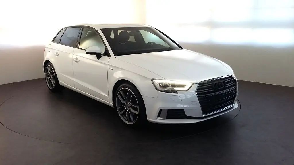 Photo 1 : Audi A3 2019 Essence