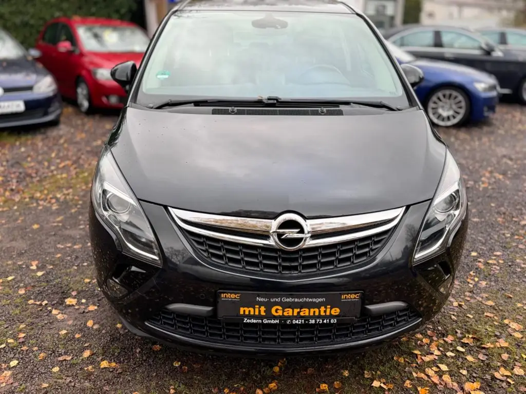 Photo 1 : Opel Zafira 2016 Petrol