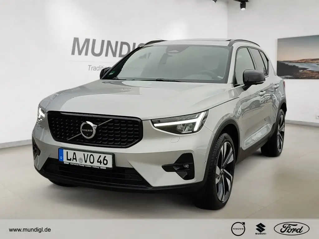 Photo 1 : Volvo Xc40 2024 Petrol