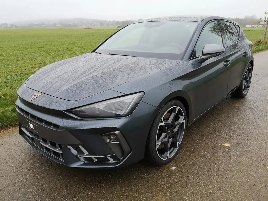 Photo 1 : Cupra Leon 2024 Petrol