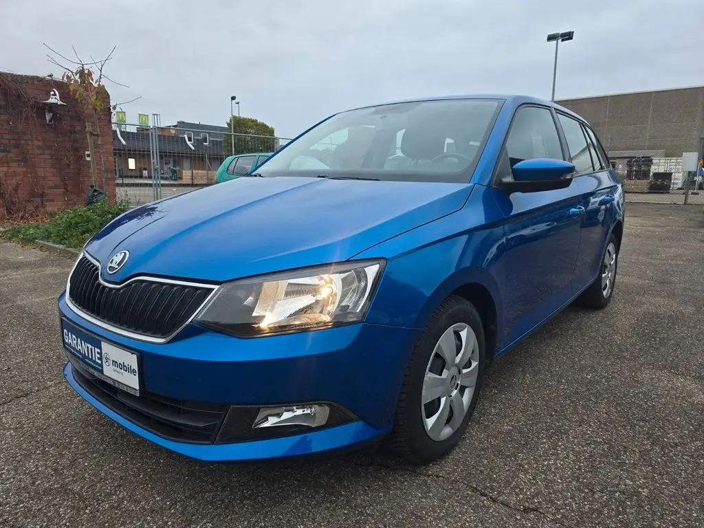 Photo 1 : Skoda Fabia 2015 Petrol