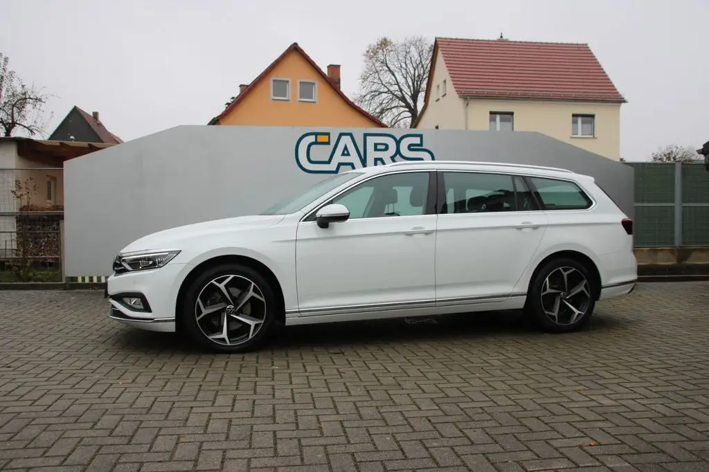 Photo 1 : Volkswagen Passat 2021 Diesel