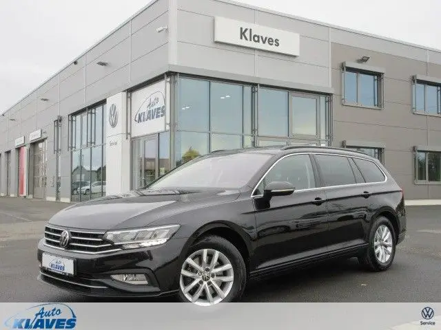 Photo 1 : Volkswagen Passat 2021 Essence