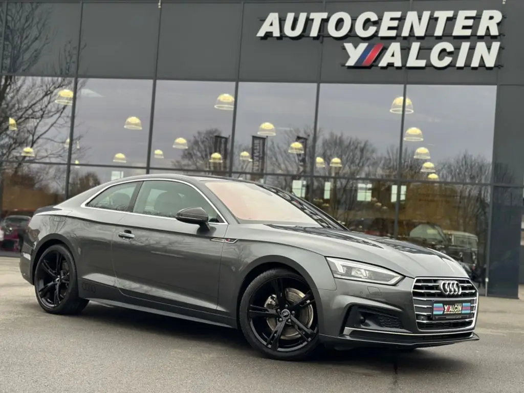 Photo 1 : Audi A5 2016 Petrol