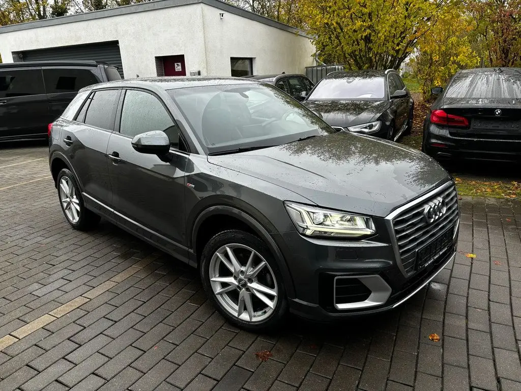 Photo 1 : Audi Q2 2017 Diesel