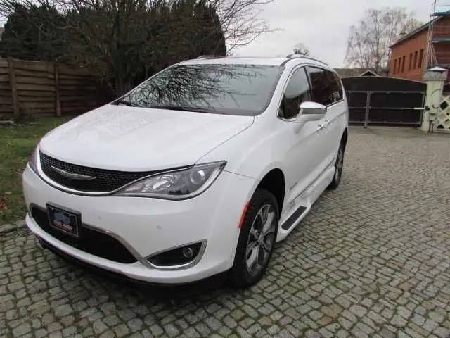 Photo 1 : Chrysler Pacifica 2019 Essence