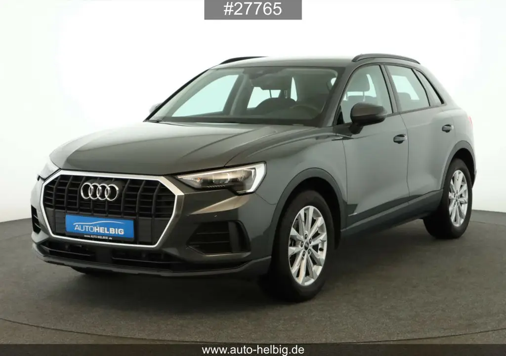 Photo 1 : Audi Q3 2022 Essence