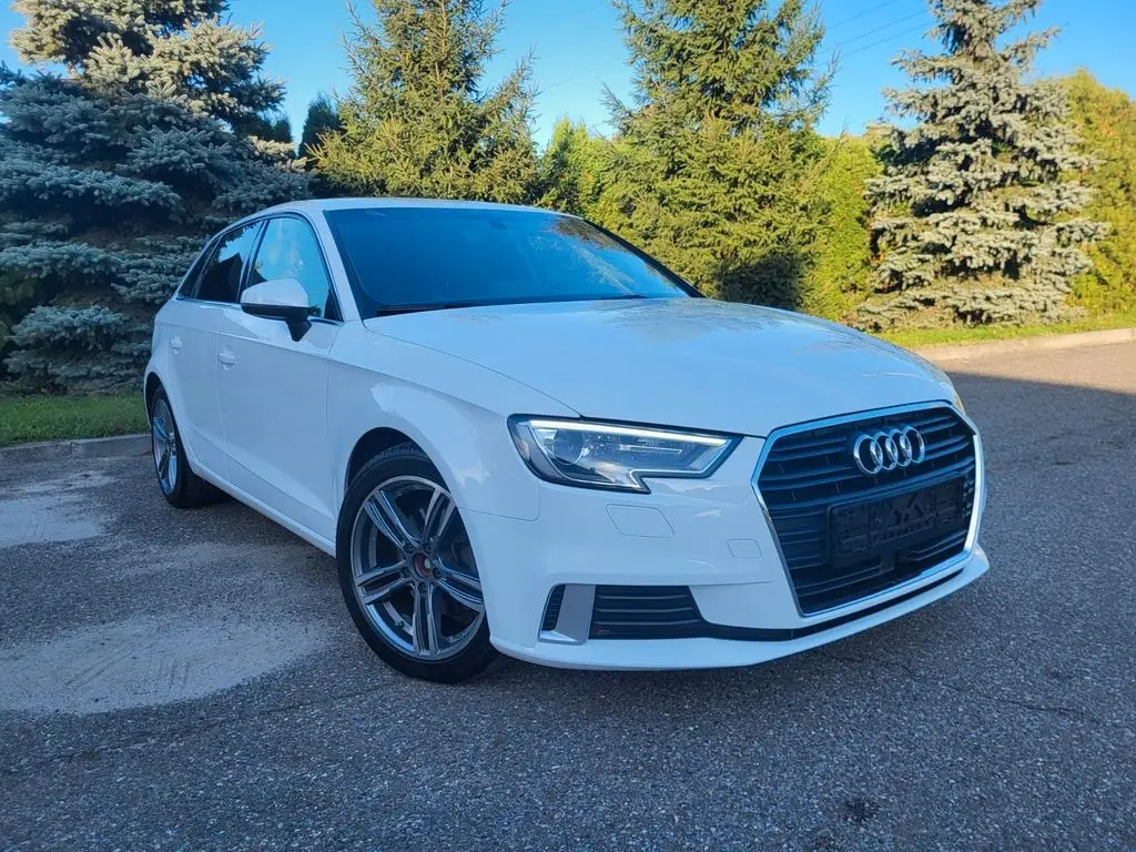 Photo 1 : Audi A3 2019 Petrol