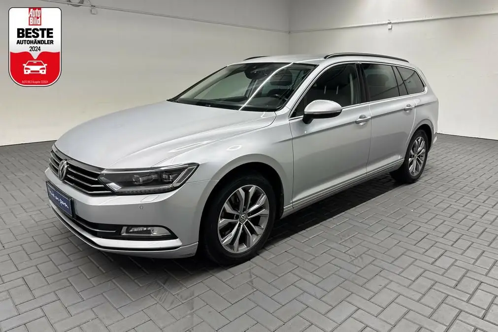 Photo 1 : Volkswagen Passat 2017 Petrol