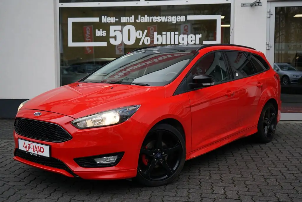 Photo 1 : Ford Focus 2016 Petrol