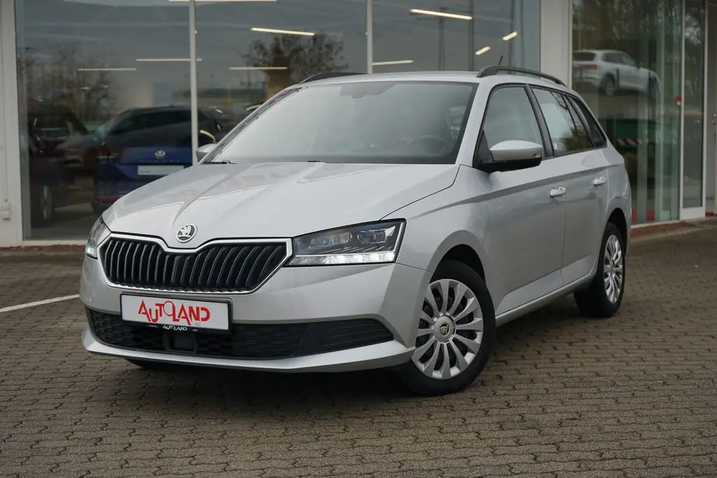 Photo 1 : Skoda Fabia 2020 Petrol