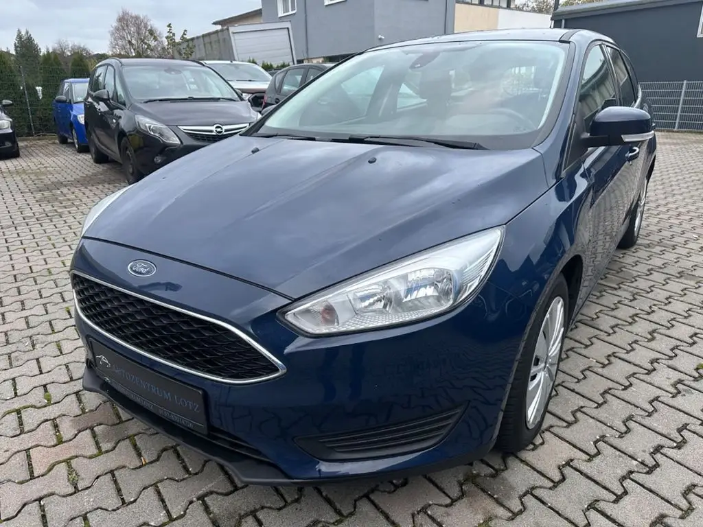 Photo 1 : Ford Focus 2015 Petrol