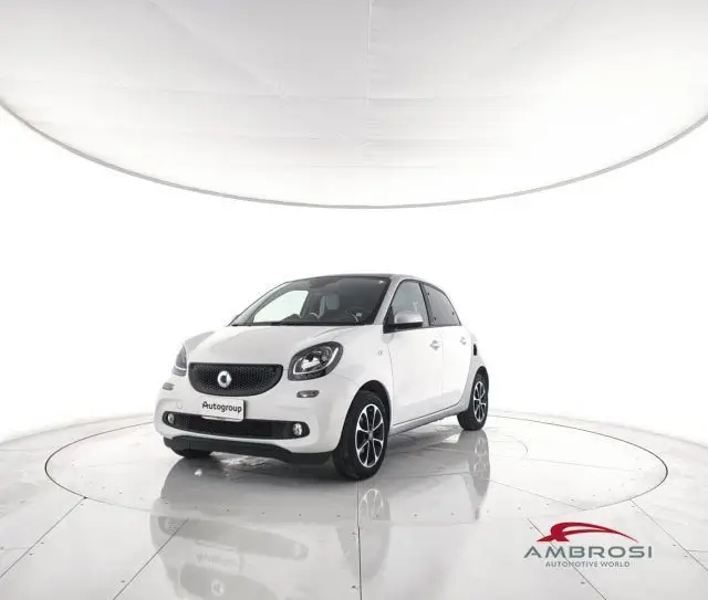 Photo 1 : Smart Forfour 2016 Essence