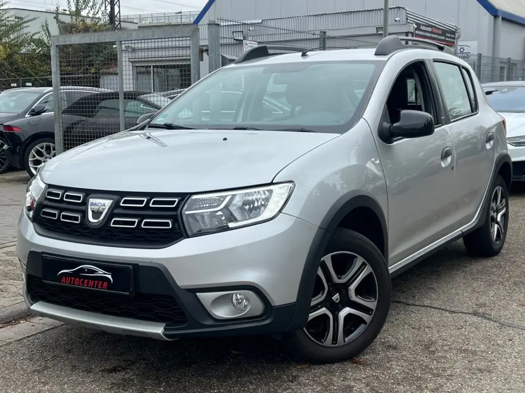 Photo 1 : Dacia Sandero 2018 Petrol