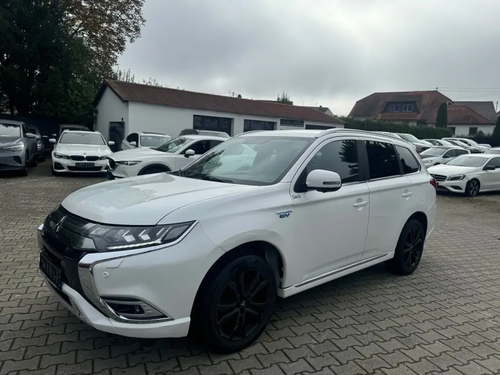 Photo 1 : Mitsubishi Outlander 2018 Hybride