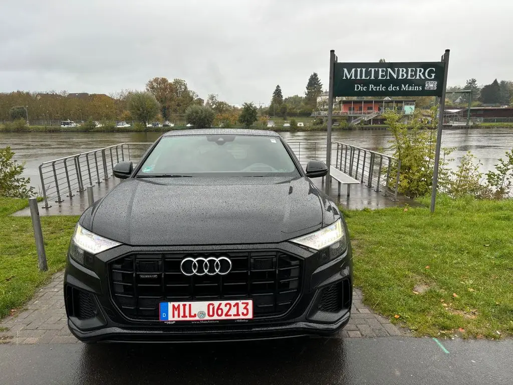 Photo 1 : Audi Q8 2020 Hybrid