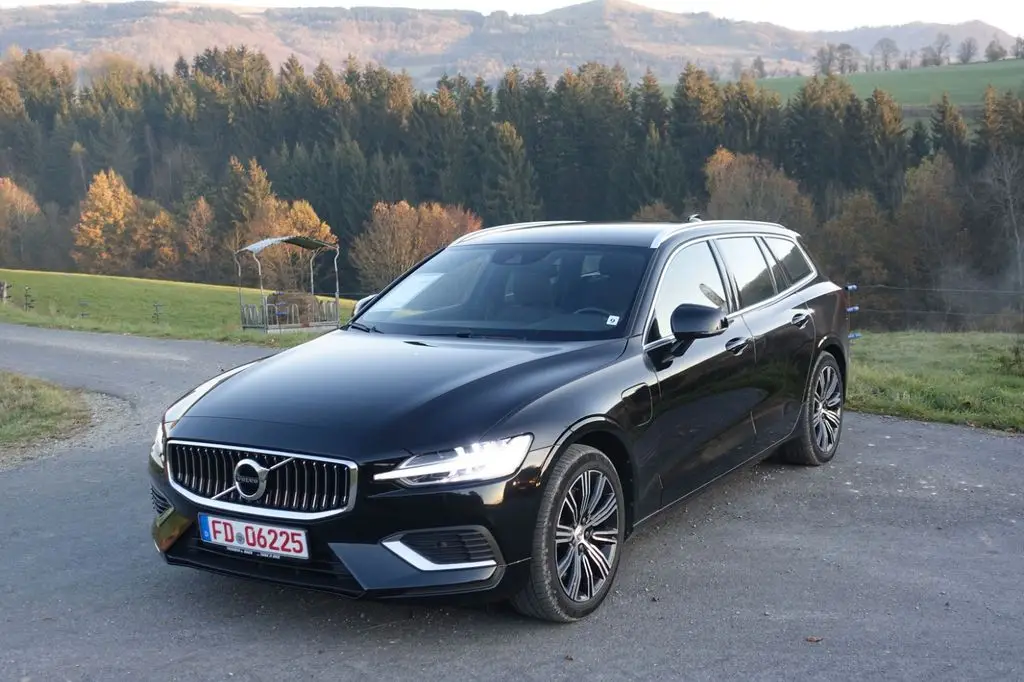 Photo 1 : Volvo V60 2021 Hybride