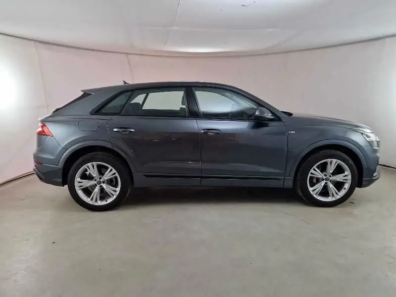 Photo 1 : Audi Q8 2020 Hybride