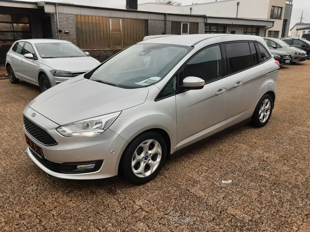 Photo 1 : Ford C-max 2017 Petrol