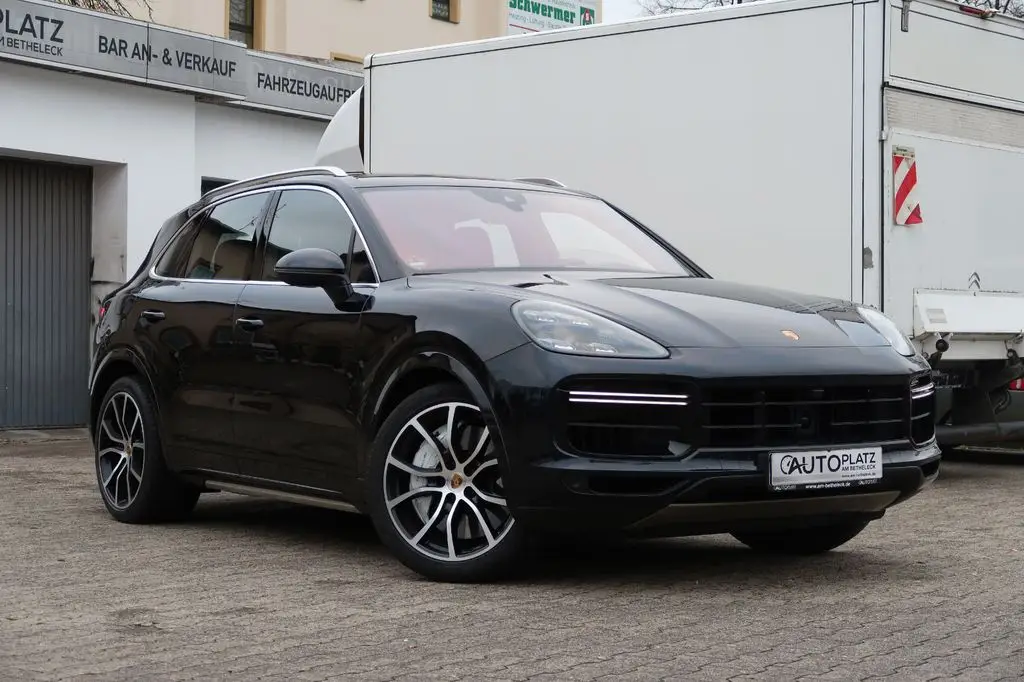 Photo 1 : Porsche Cayenne 2019 Petrol