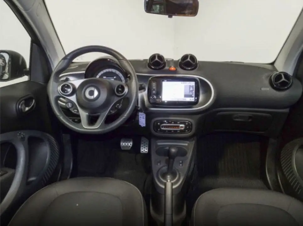 Photo 1 : Smart Fortwo 2019 Petrol