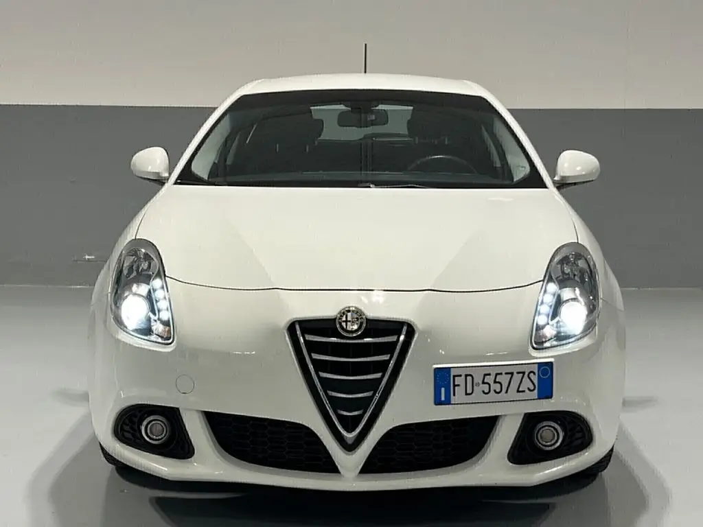 Photo 1 : Alfa Romeo Giulietta 2016 GPL