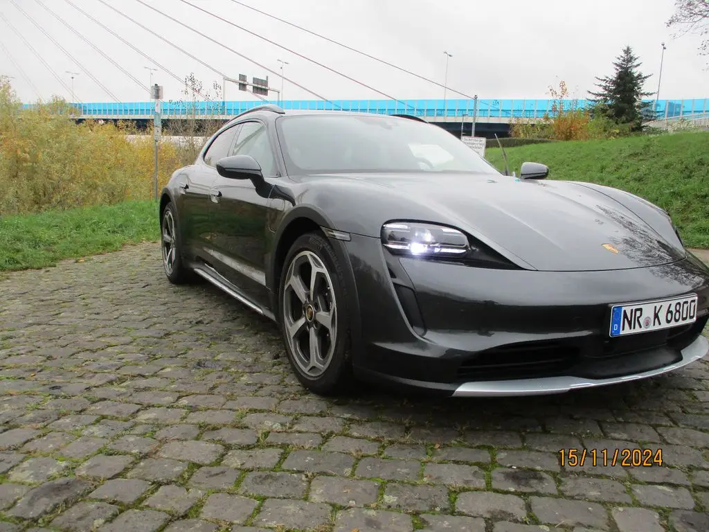 Photo 1 : Porsche Taycan 2022 Non renseigné