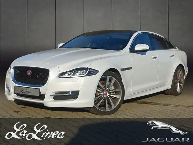 Photo 1 : Jaguar Xj 2018 Petrol