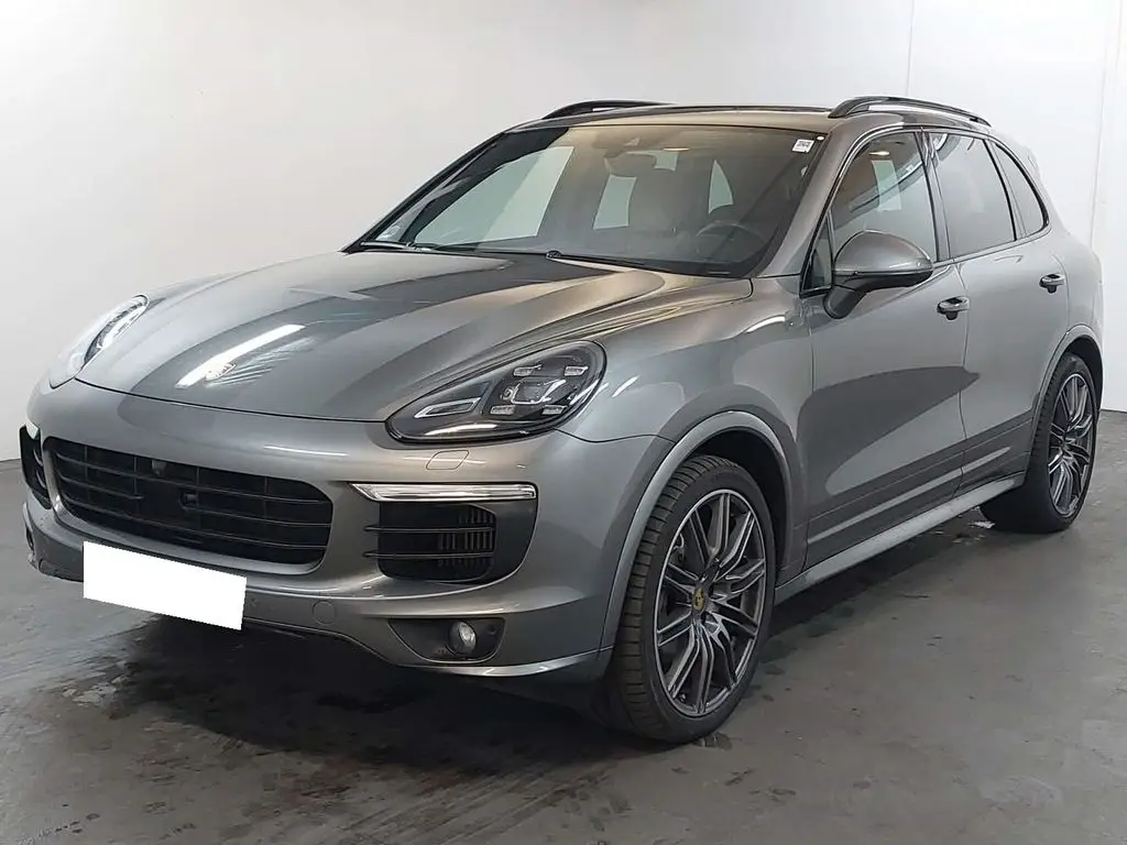 Photo 1 : Porsche Cayenne 2016 Essence