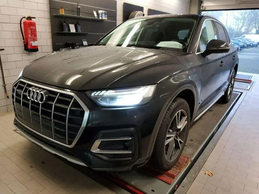 Photo 1 : Audi Q5 2021 Hybrid