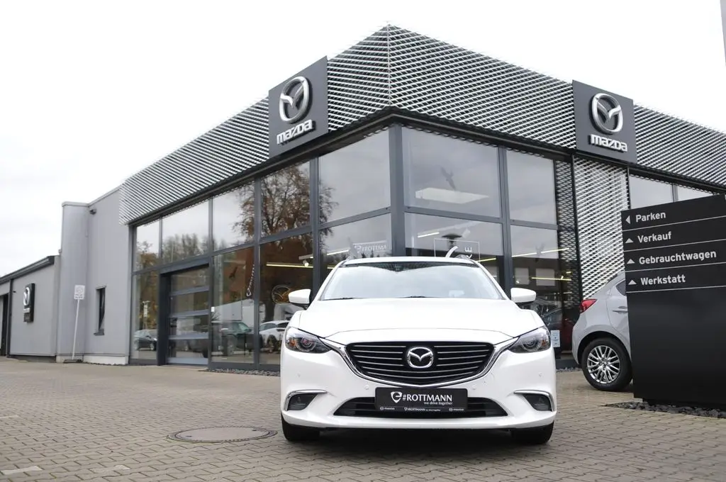 Photo 1 : Mazda 6 2015 Petrol