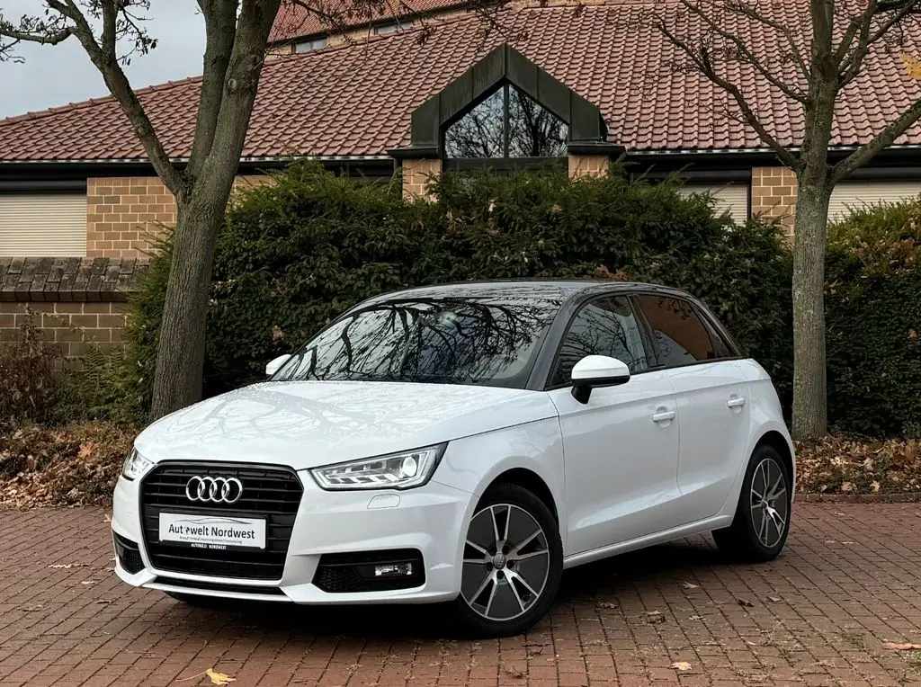 Photo 1 : Audi A1 2016 Petrol