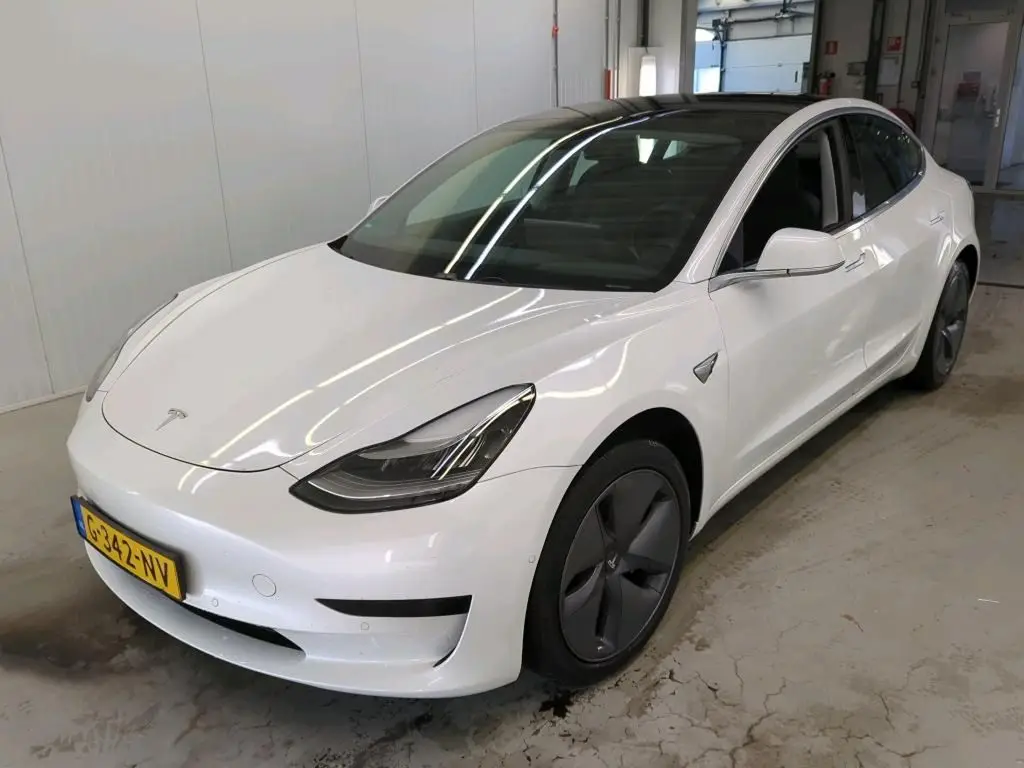 Photo 1 : Tesla Model 3 2019 Non renseigné