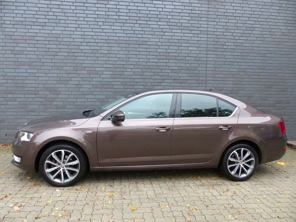 Photo 1 : Skoda Octavia 2015 Petrol