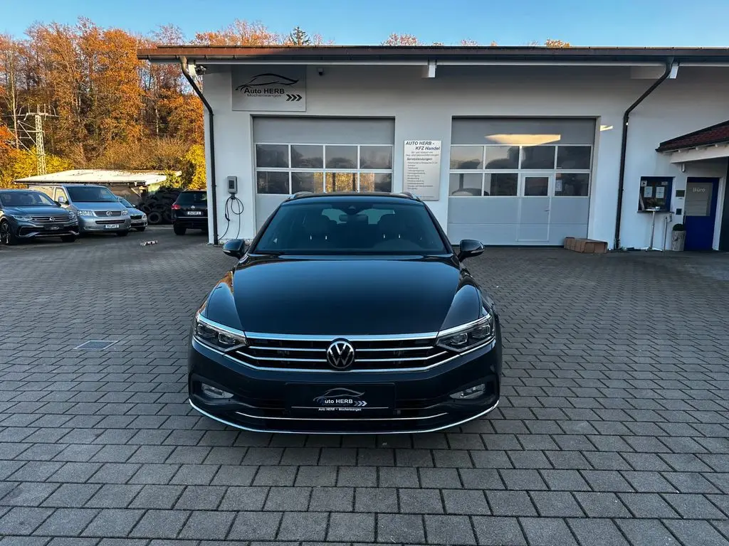 Photo 1 : Volkswagen Passat 2023 Diesel