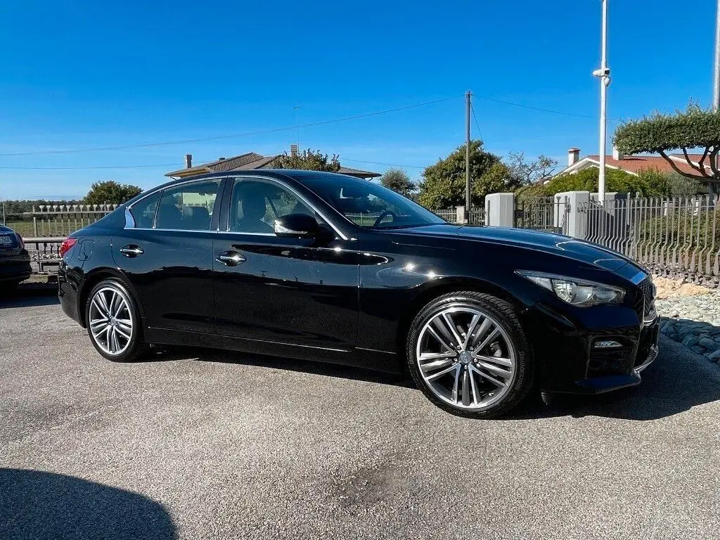 Photo 1 : Infiniti Q50 2015 Diesel