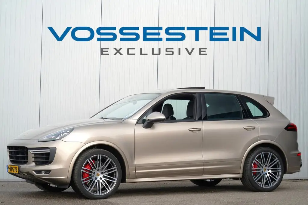 Photo 1 : Porsche Cayenne 2015 Essence