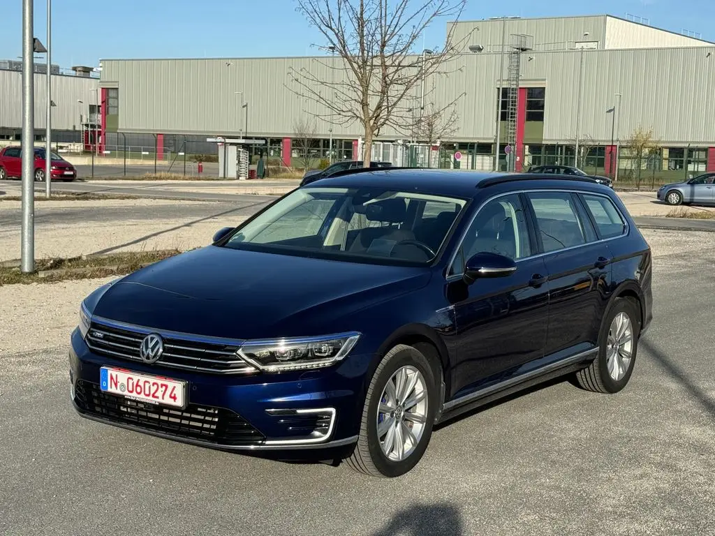 Photo 1 : Volkswagen Passat 2018 Hybride