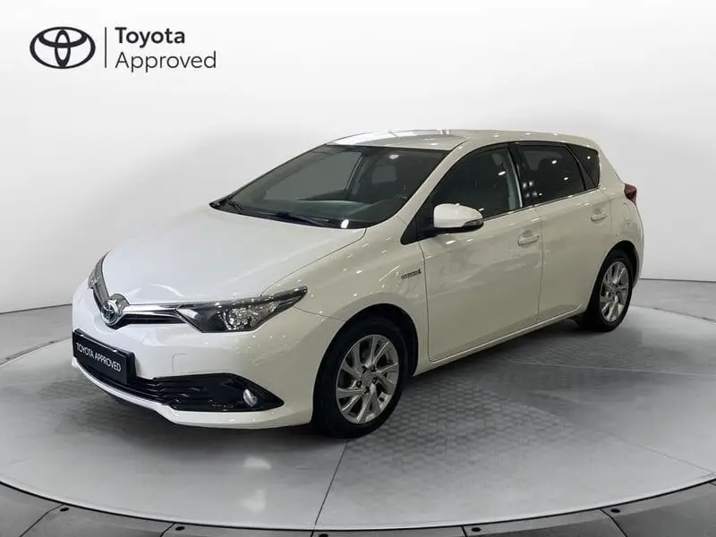 Photo 1 : Toyota Auris 2016 Hybrid