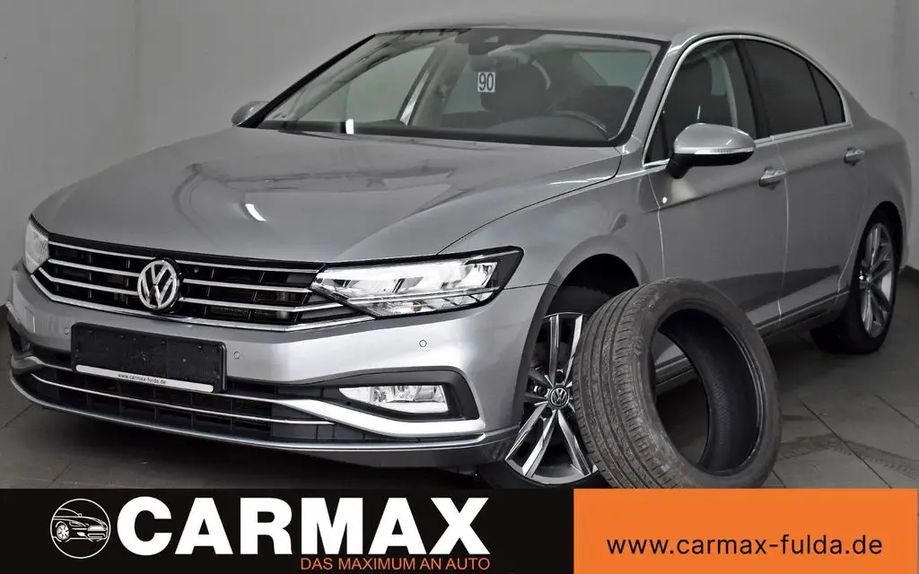 Photo 1 : Volkswagen Passat 2020 Petrol