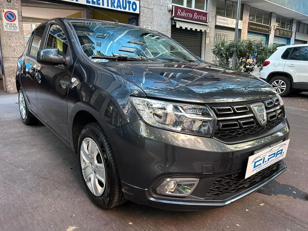 Photo 1 : Dacia Sandero 2018 Essence