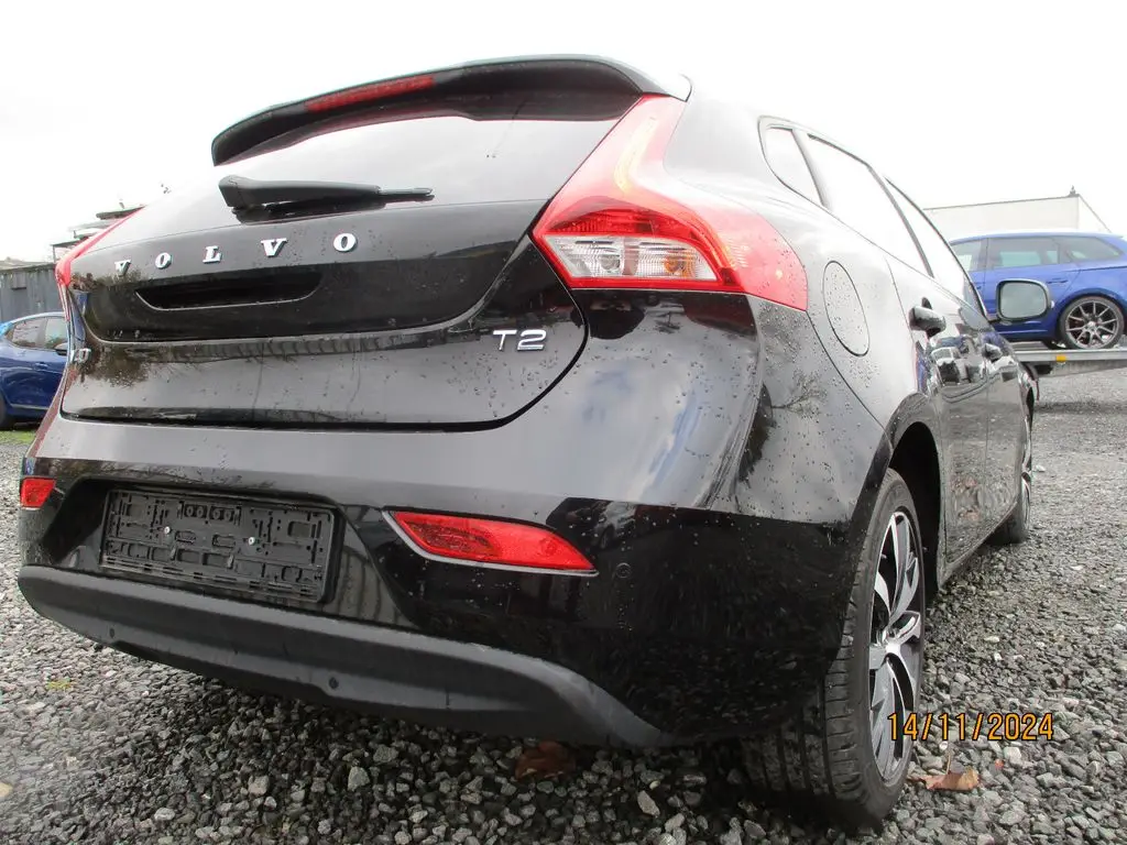 Photo 1 : Volvo V40 2019 Petrol