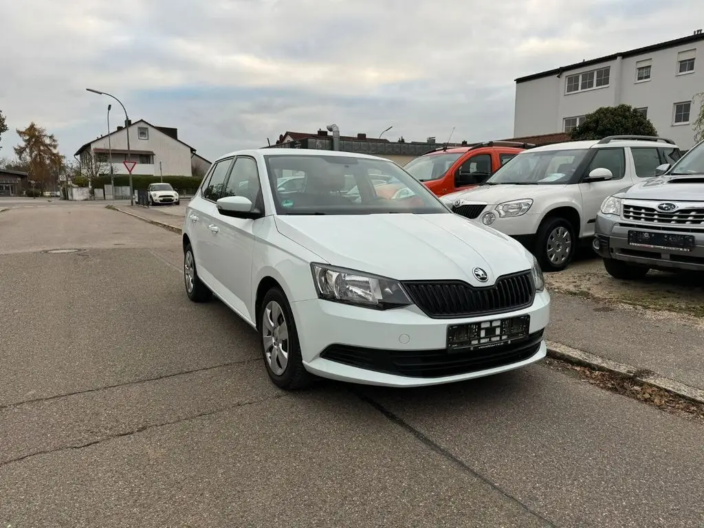 Photo 1 : Skoda Fabia 2016 Petrol