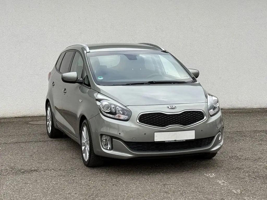 Photo 1 : Kia Carens 2016 Petrol